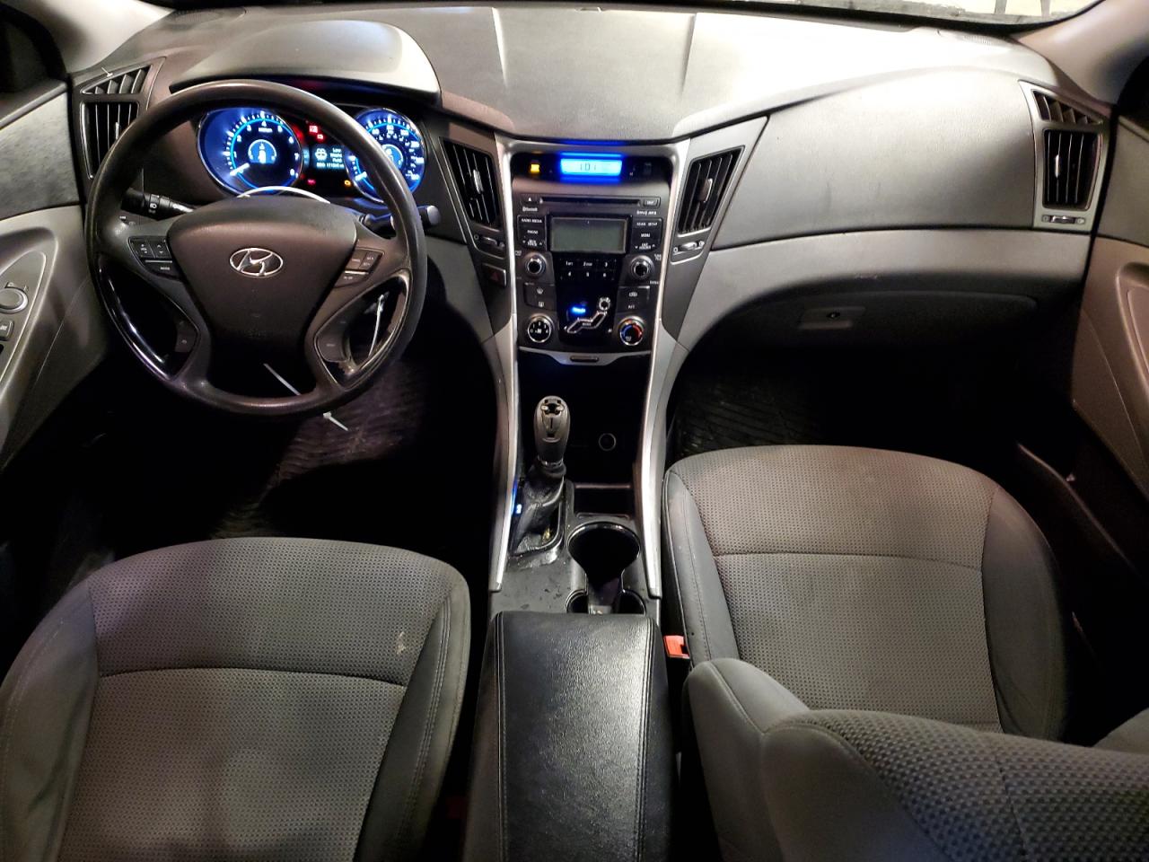 2013 Hyundai Sonata - Image 8