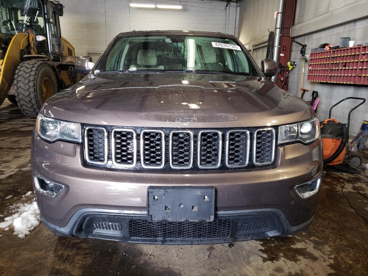 2017 Jeep Grand Cherokee - Image 5
