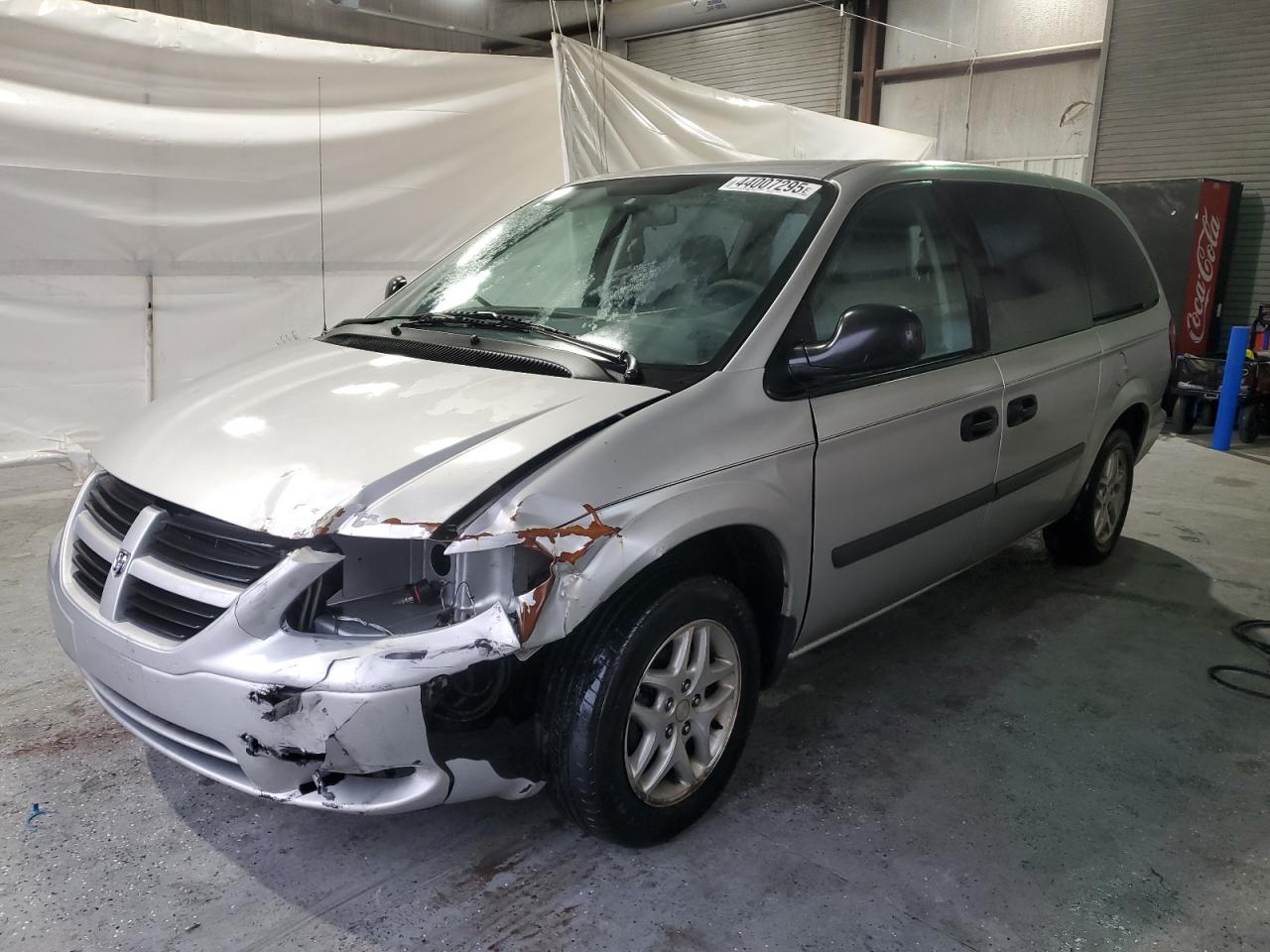 2007 Dodge Caravan - Image 1