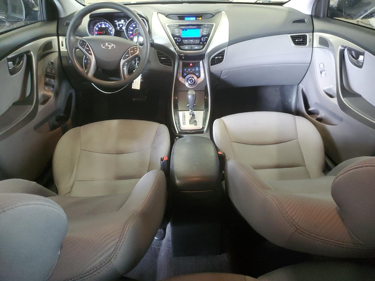 2013 Hyundai Elantra - Image 8