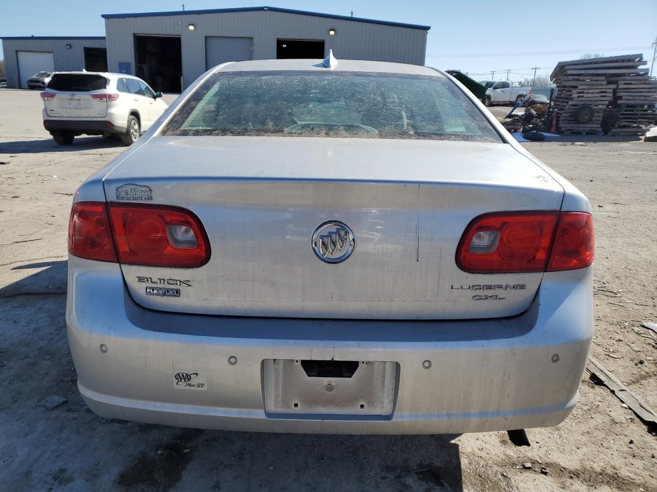 2009 Buick Lucerne - Image 6