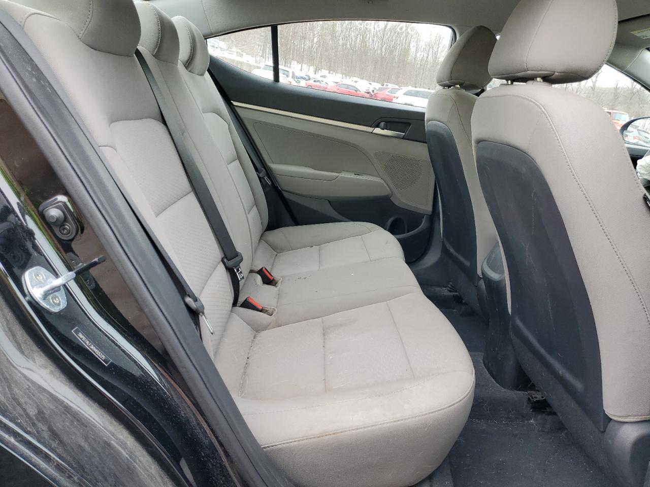 2019 Hyundai Elantra - Image 10