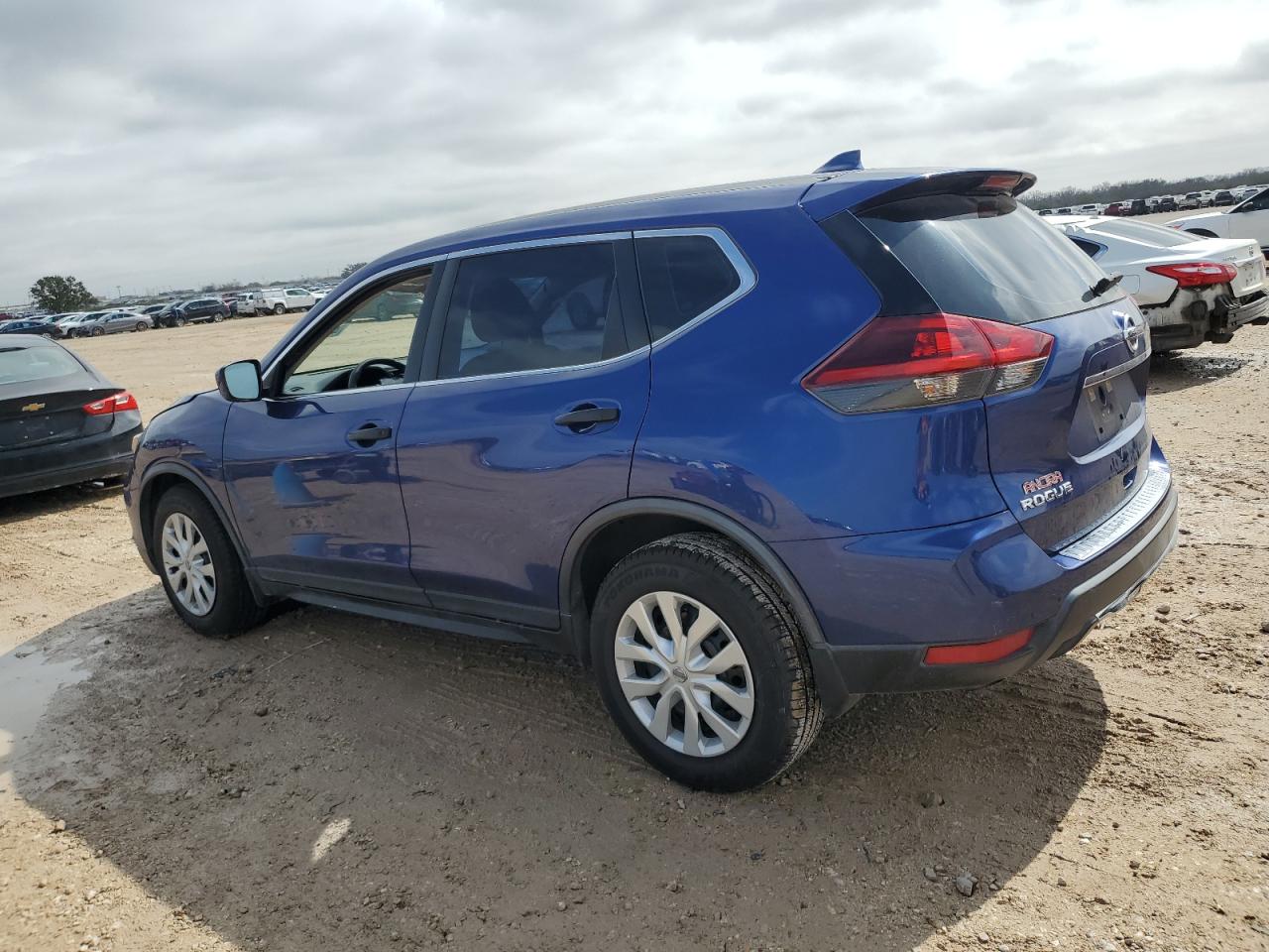 2018 Nissan Rogue - Image 2