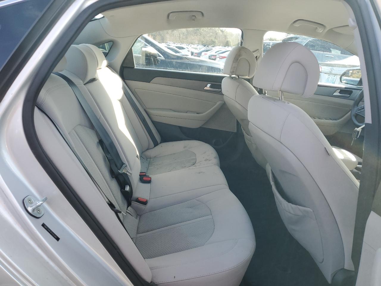 2015 Hyundai Sonata - Image 10