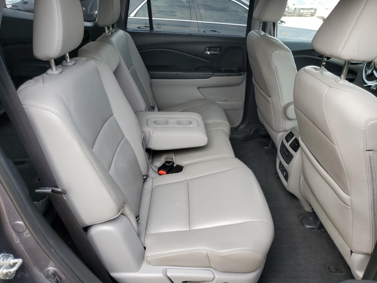 2016 Honda Pilot - Image 11
