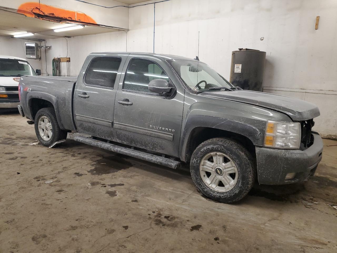 2011 Chevrolet Silverado - Image 4