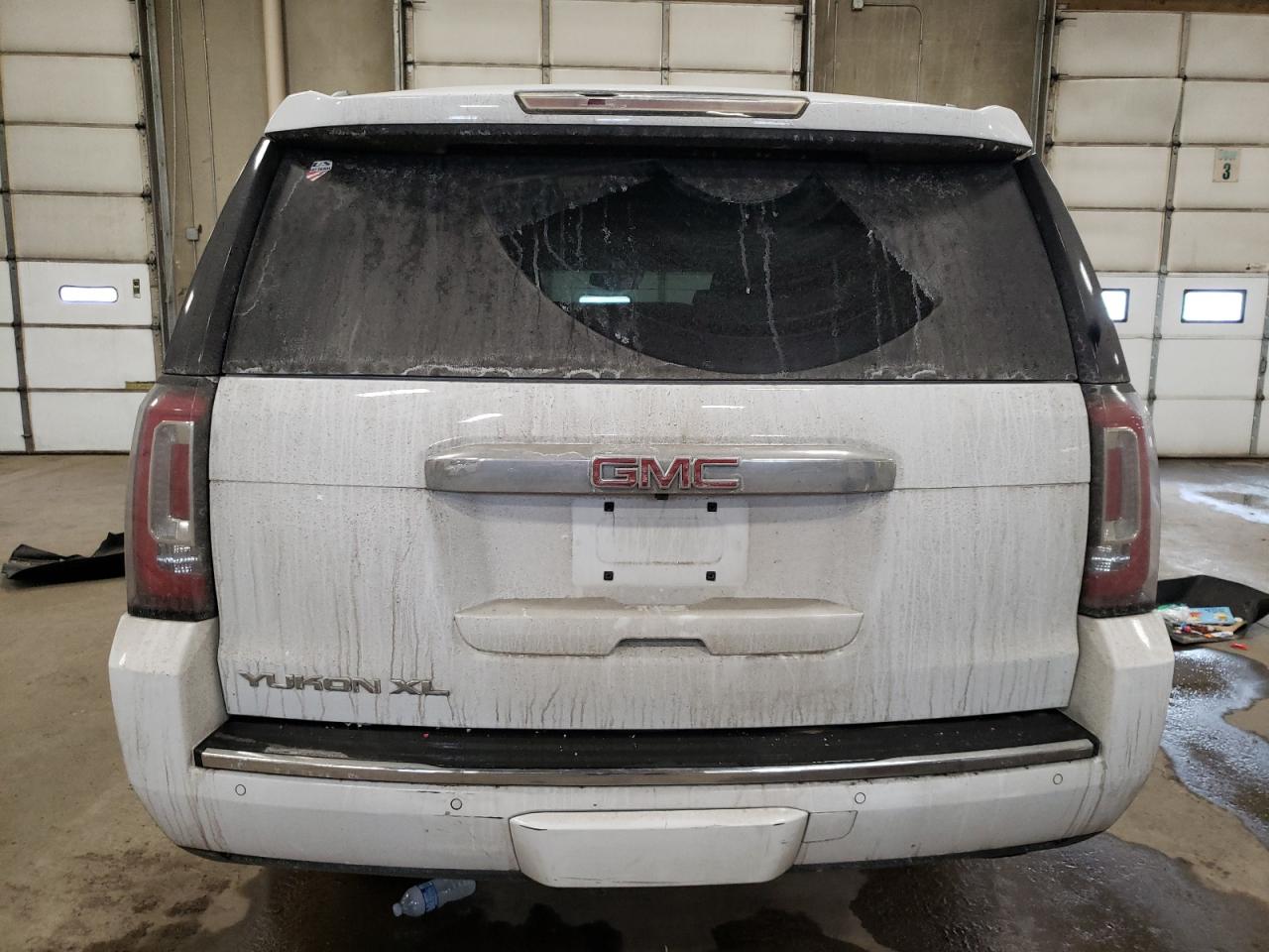 2016 GMC Yukon - Image 6