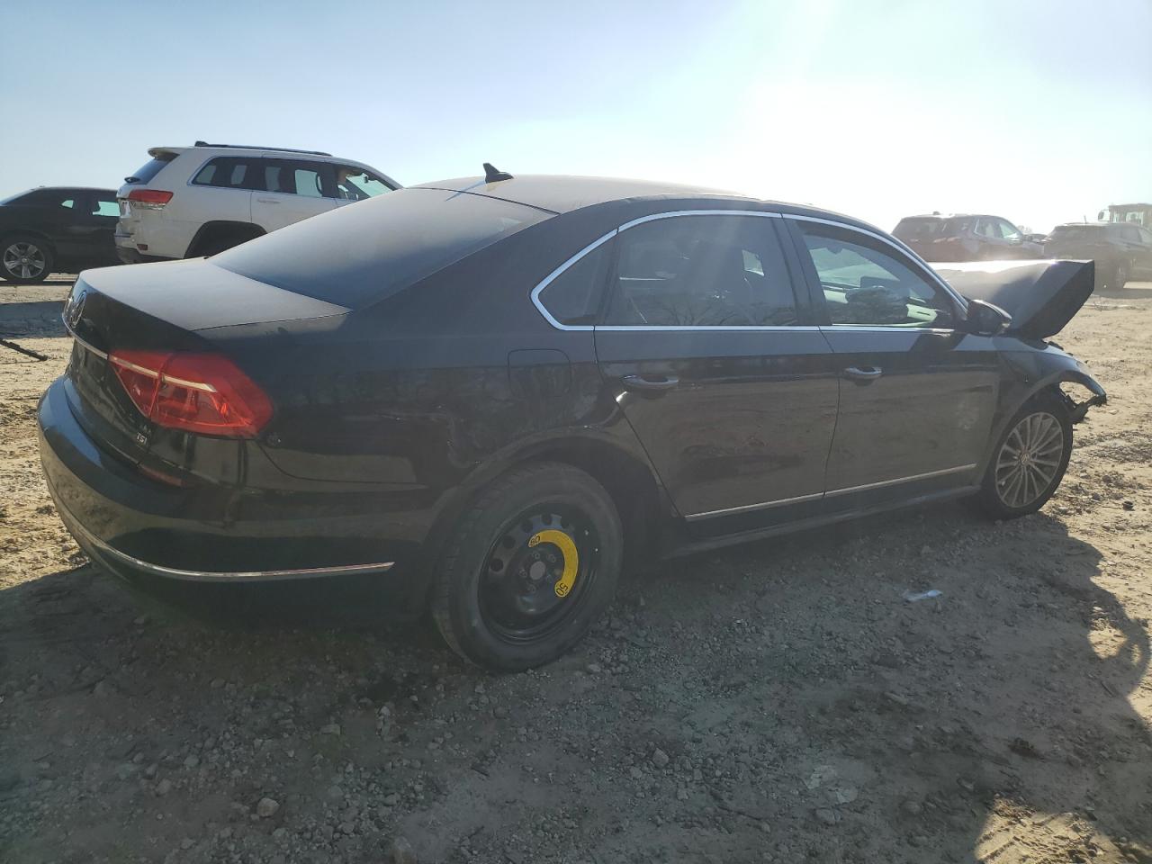 2016 Volkswagen Passat - Image 3
