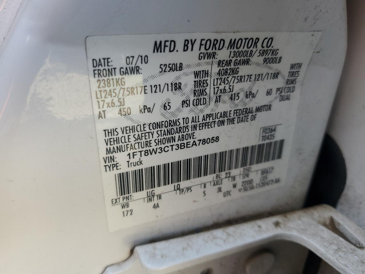 2011 Ford F350 - Image 13