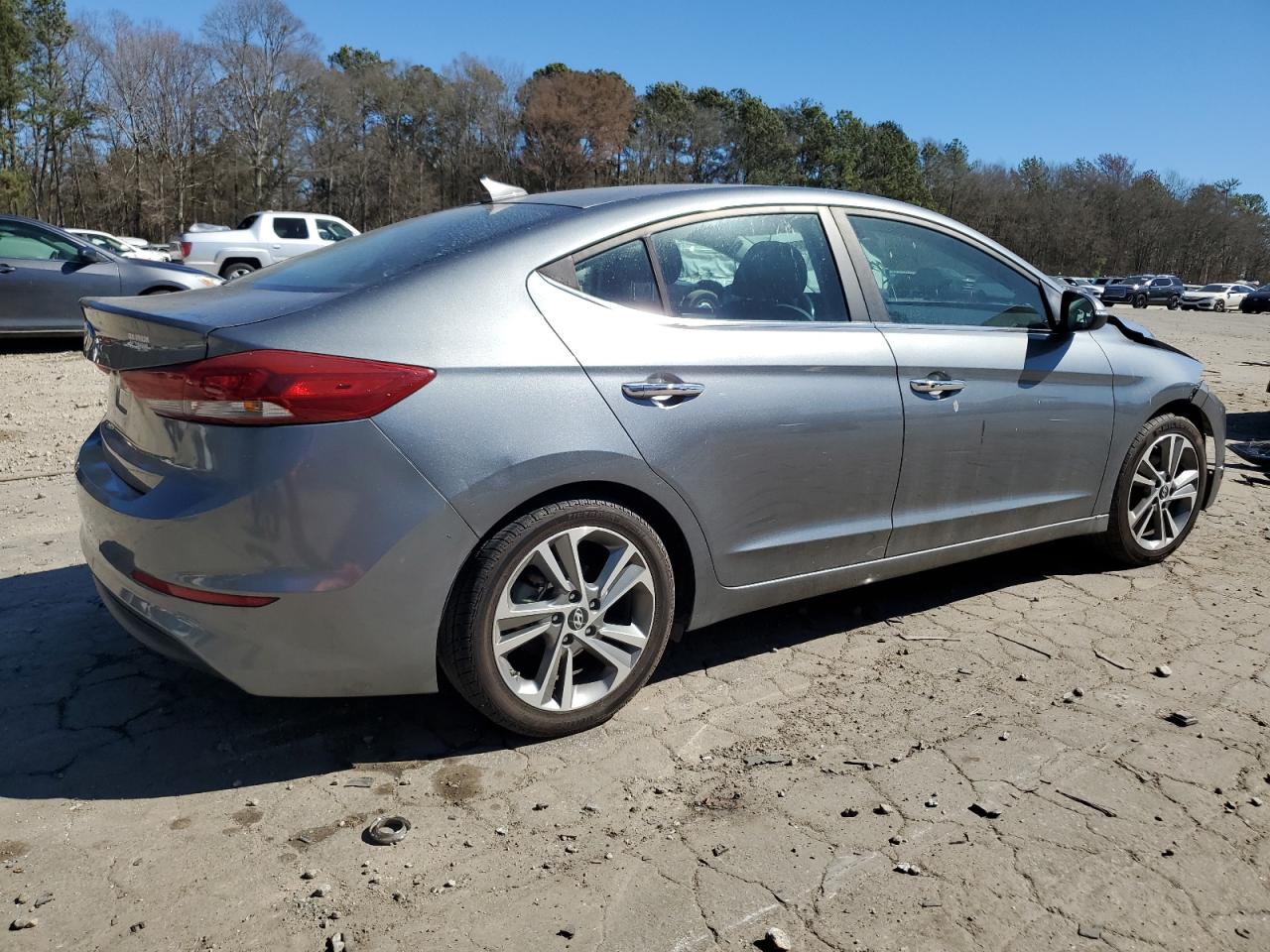 2017 Hyundai Elantra - Image 3