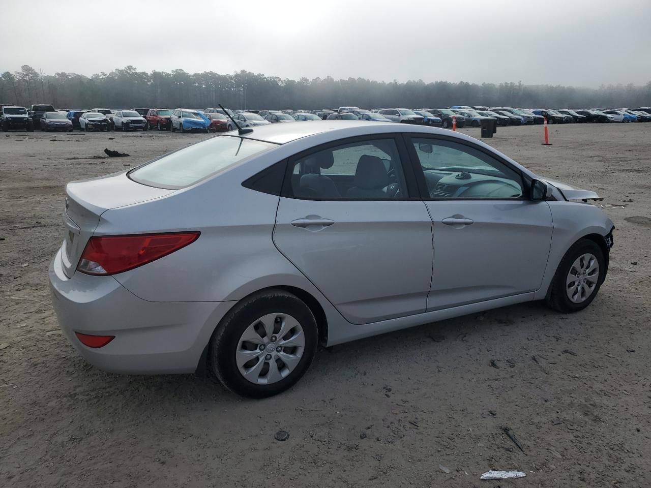 2015 Hyundai Accent - Image 3