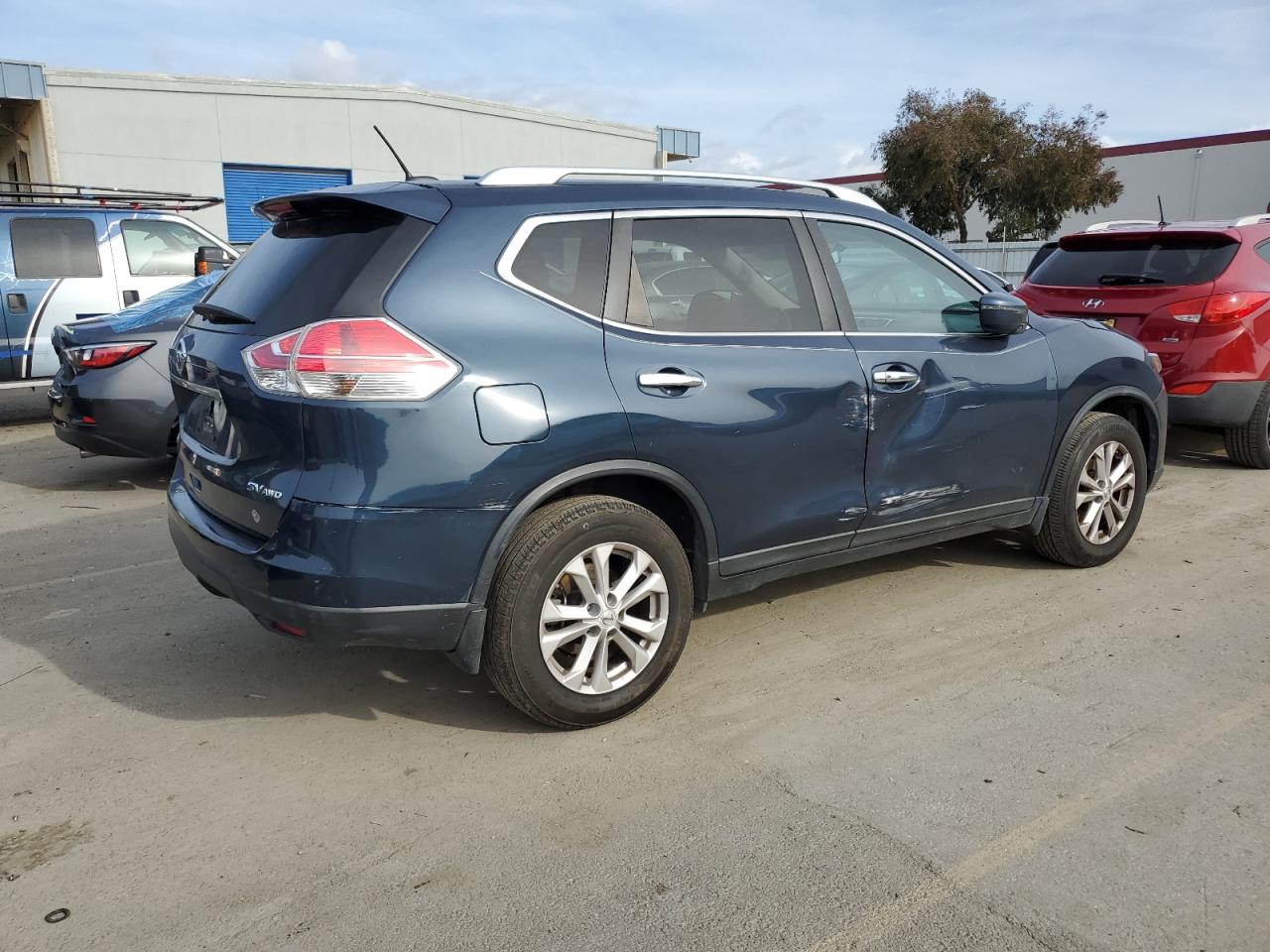 2016 Nissan Rogue - Image 3