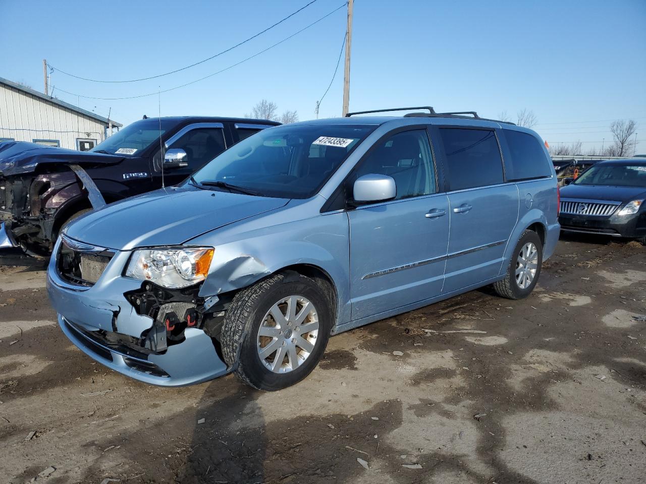 2016 Chrysler Town & Country - Image 1