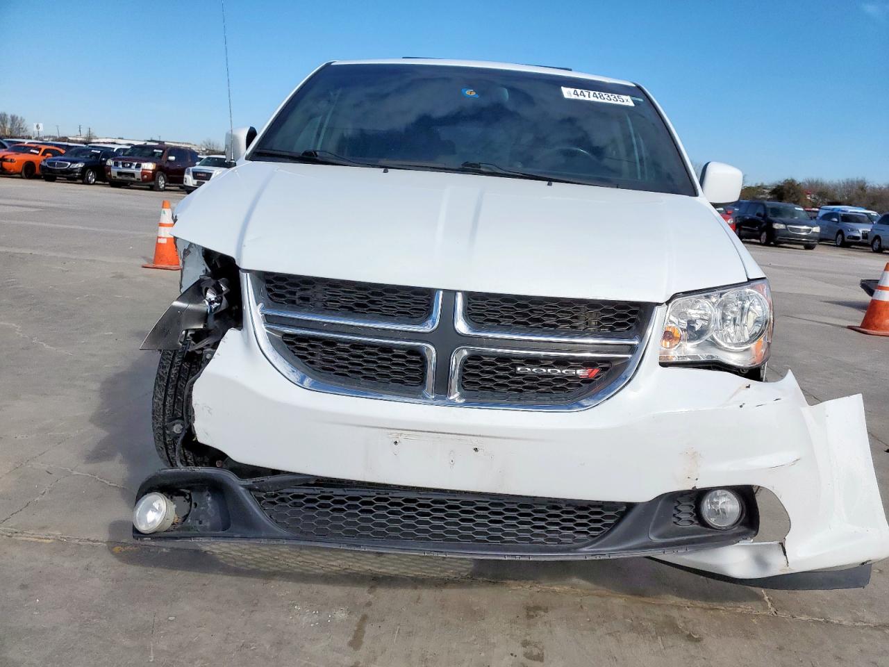 2019 Dodge Caravan - Image 5