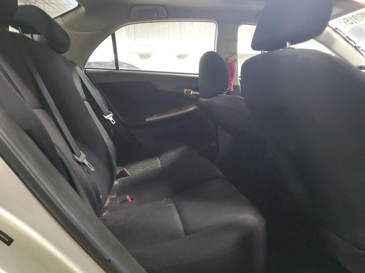 2010 Toyota Corolla - Image 10