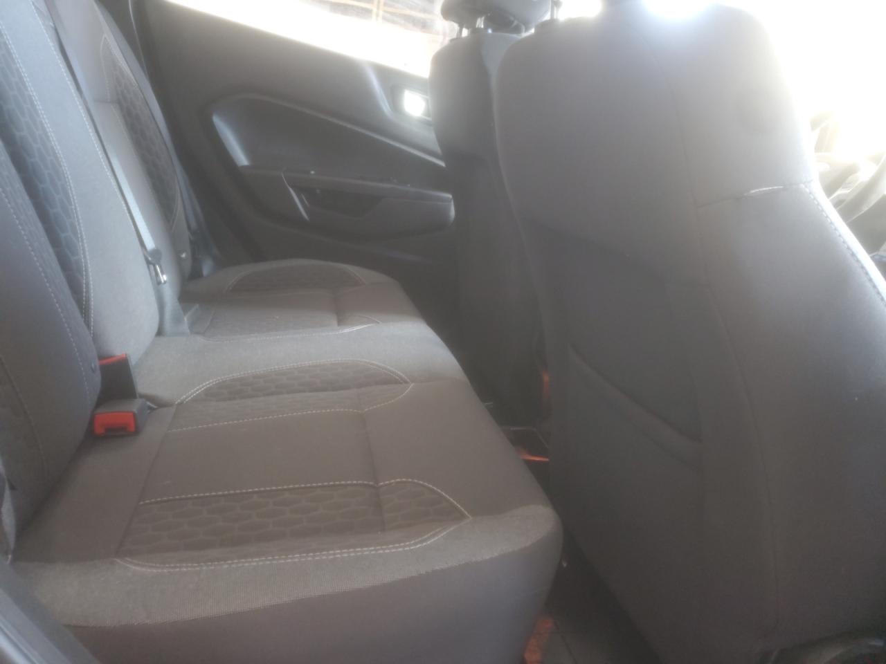 2014 Ford Fiesta - Image 10