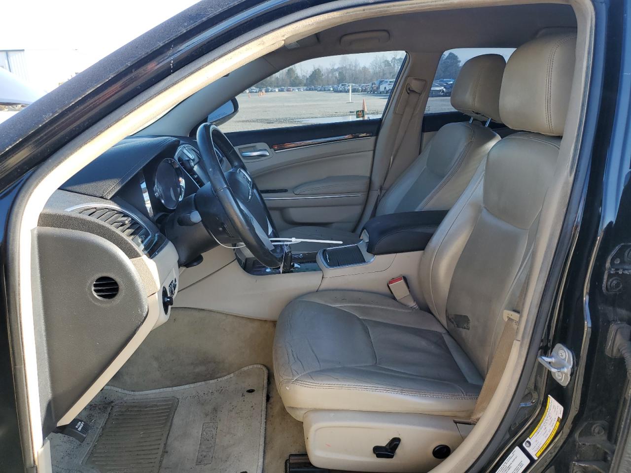 2014 Chrysler 300 - Image 7
