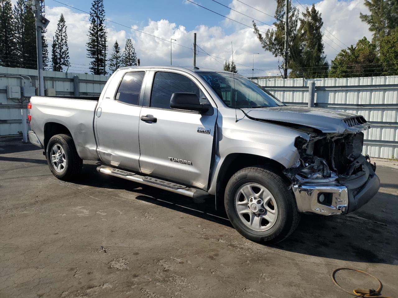 2014 Toyota Tundra - Image 4