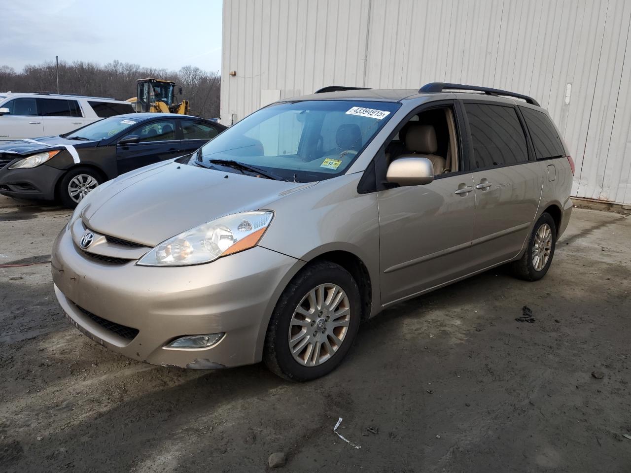 2010 Toyota Sienna - Image 1