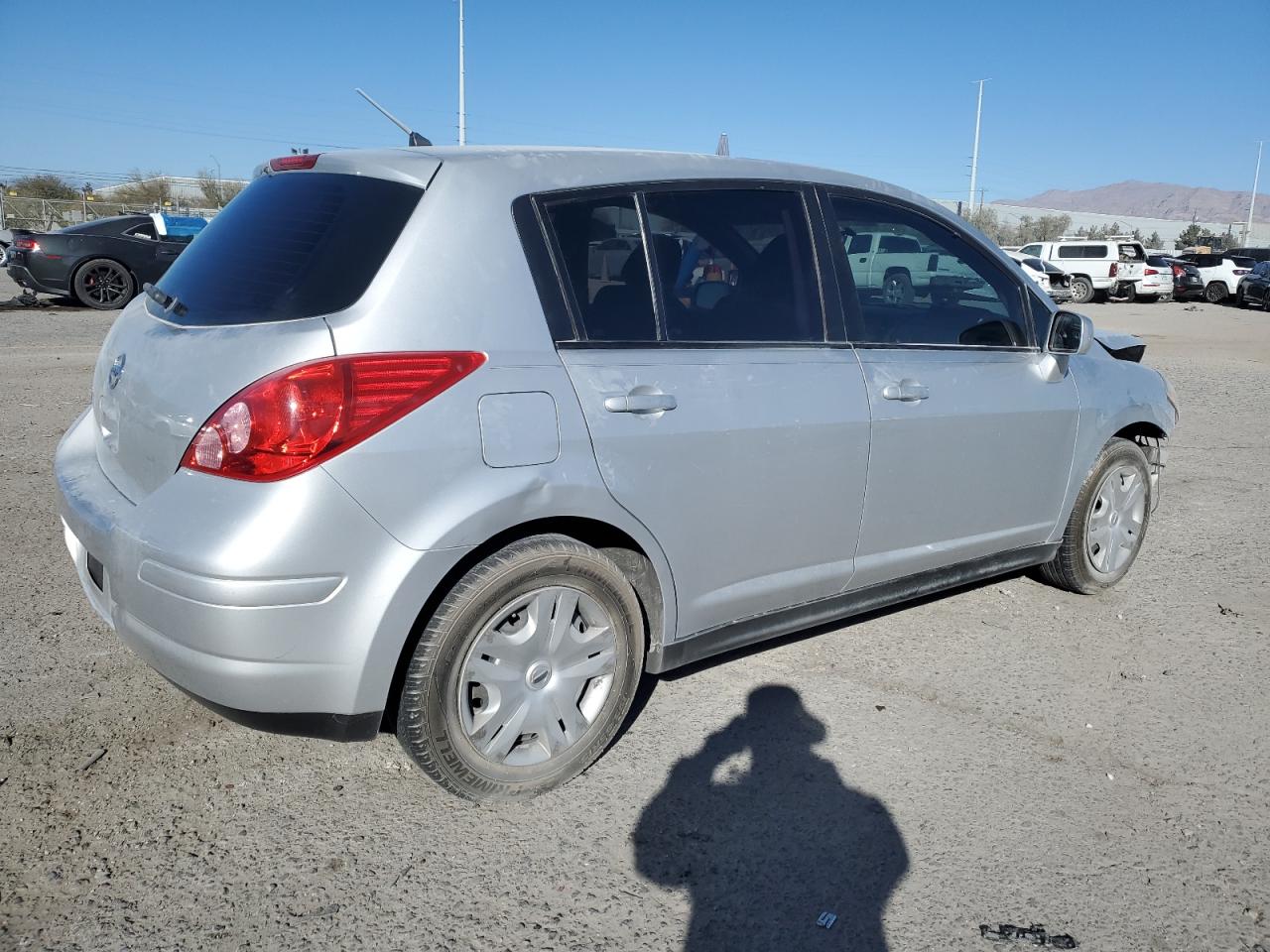 2011 Nissan Versa - Image 3