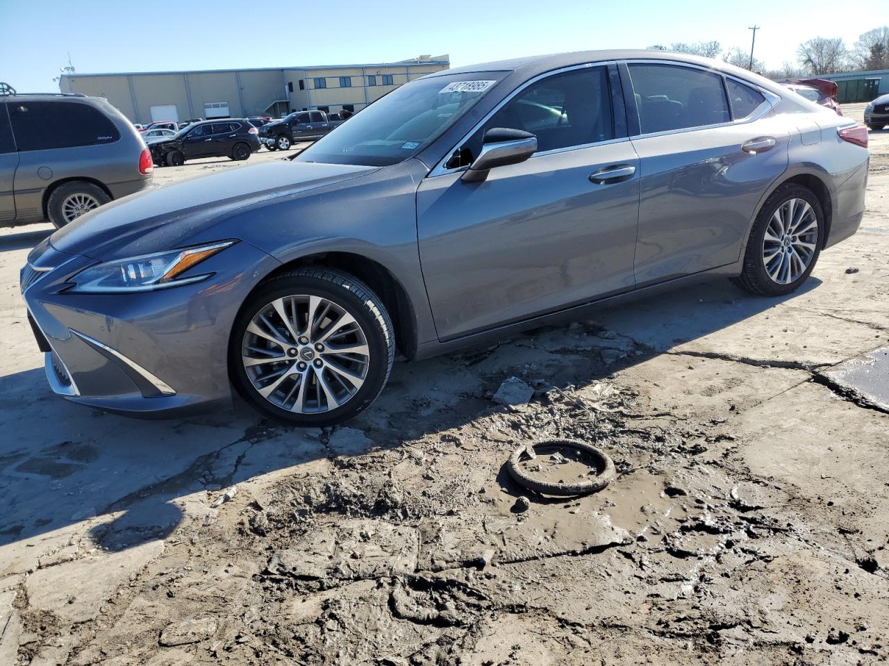 2020 Lexus ES - Image 1