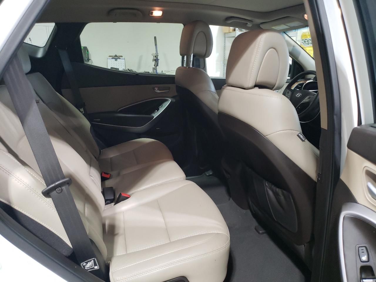 2015 Hyundai Santa Fe - Image 12