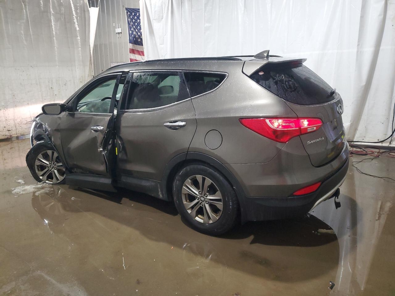 2014 Hyundai Santa Fe - Image 2
