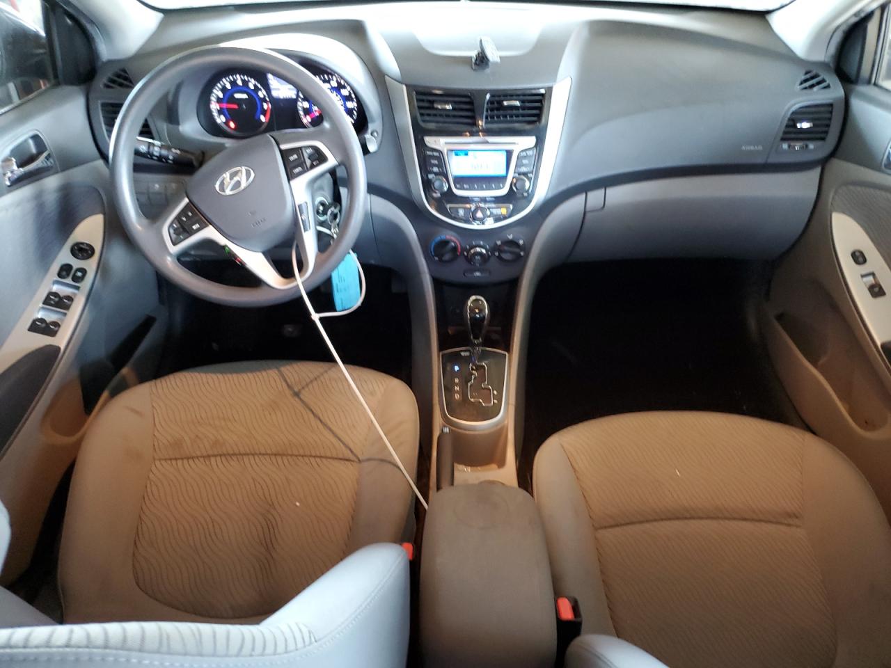 2014 Hyundai Accent - Image 8