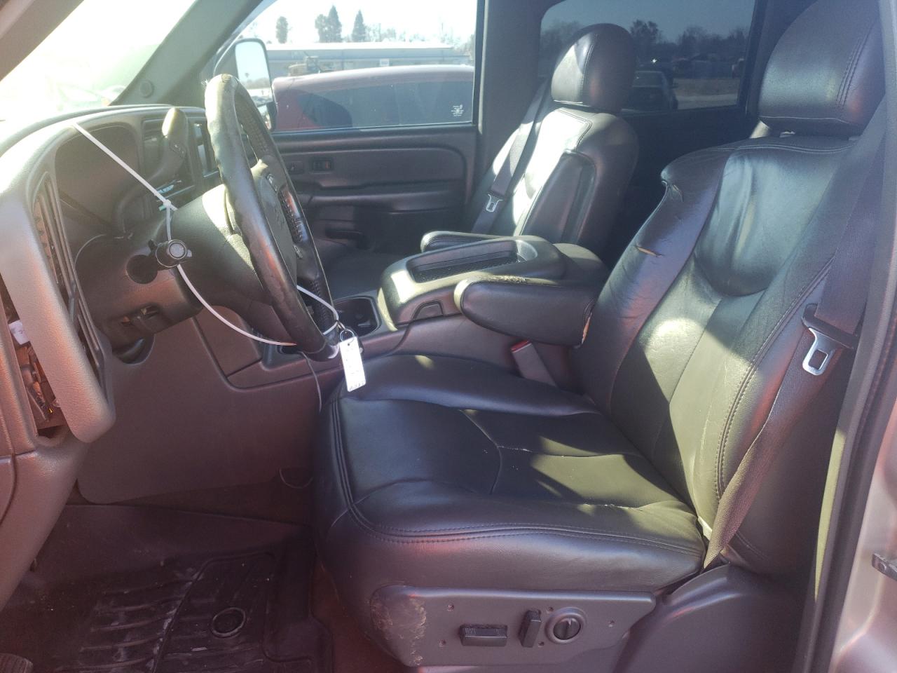 2006 Chevrolet Silverado - Image 7