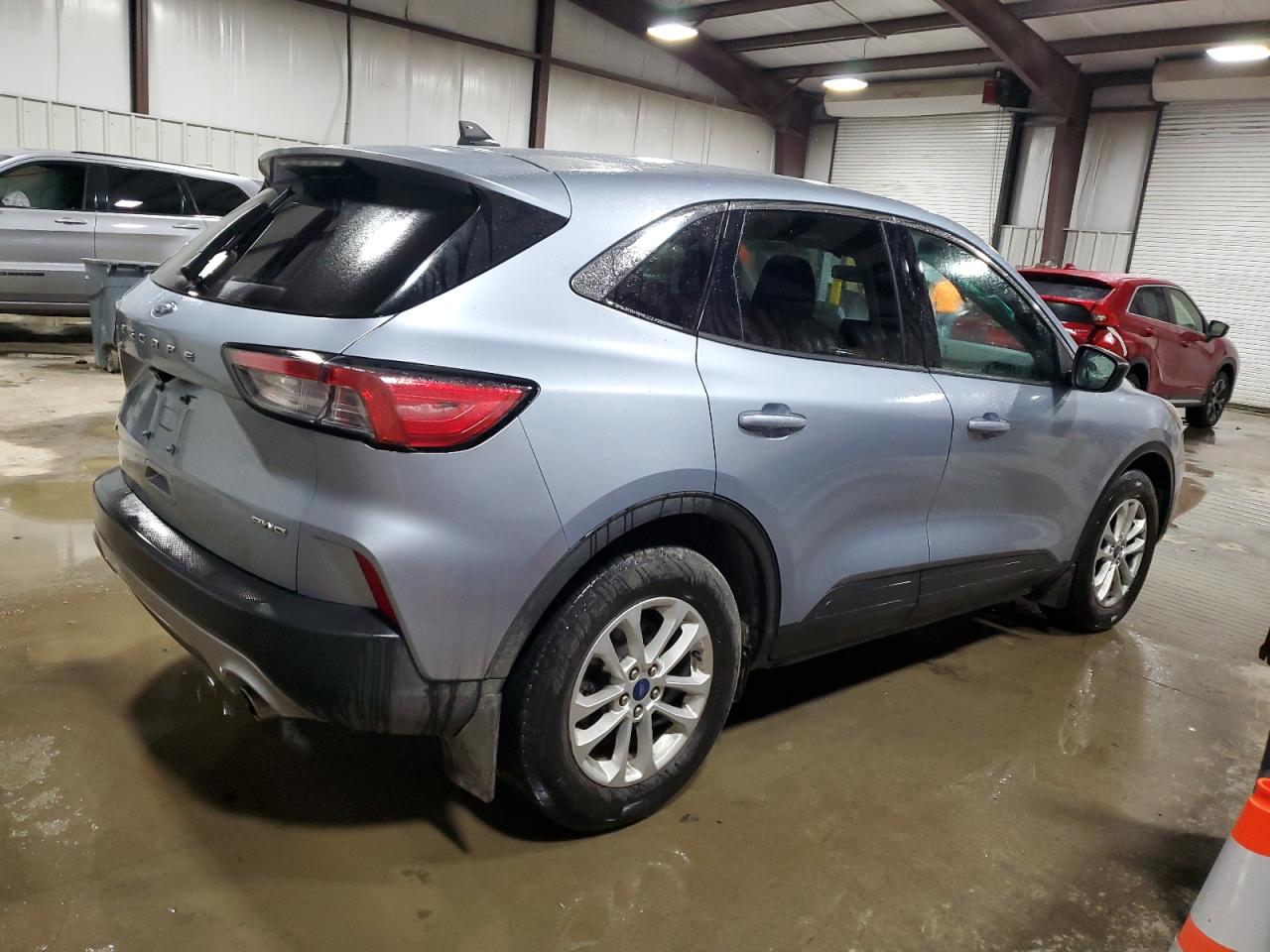 2022 Ford Escape - Image 3