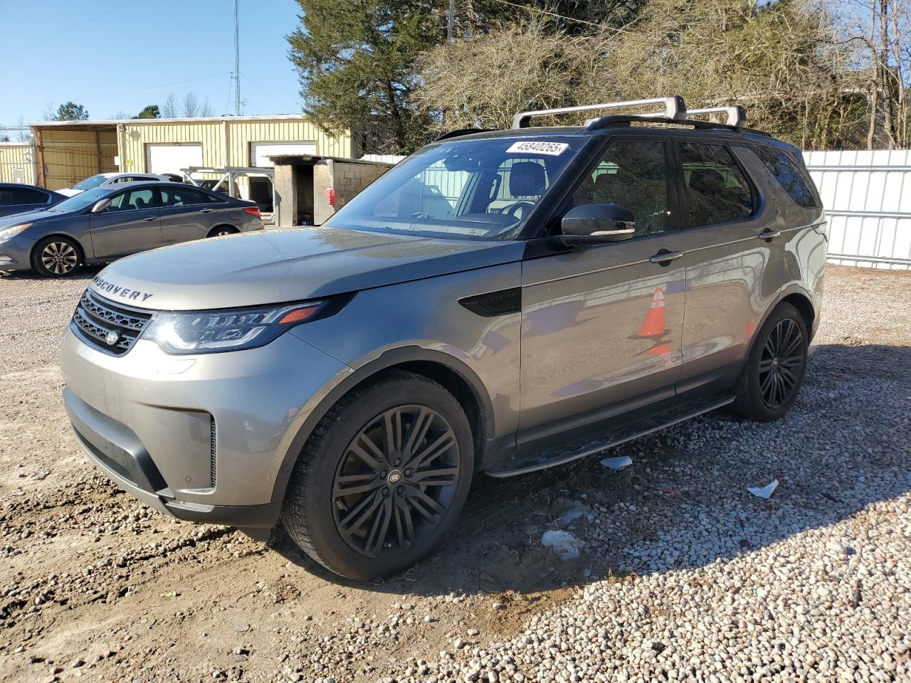 2019 Land Rover Discovery - Image 1