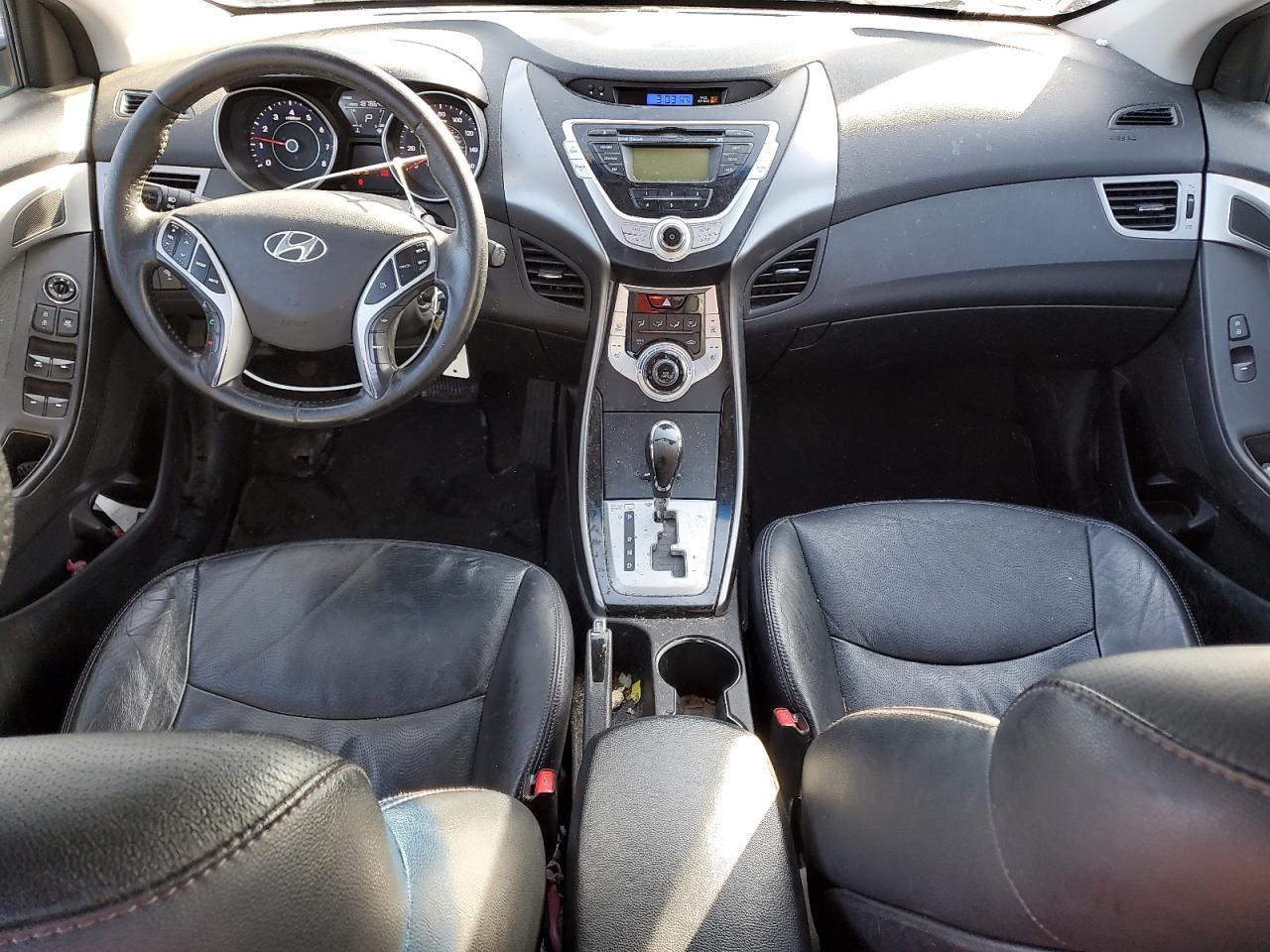 2011 Hyundai Elantra - Image 8
