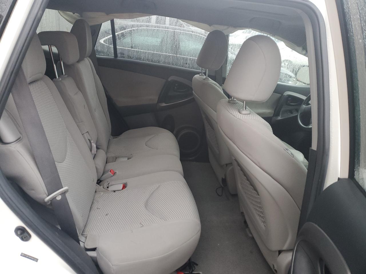 2012 Toyota RAV 4 - Image 11