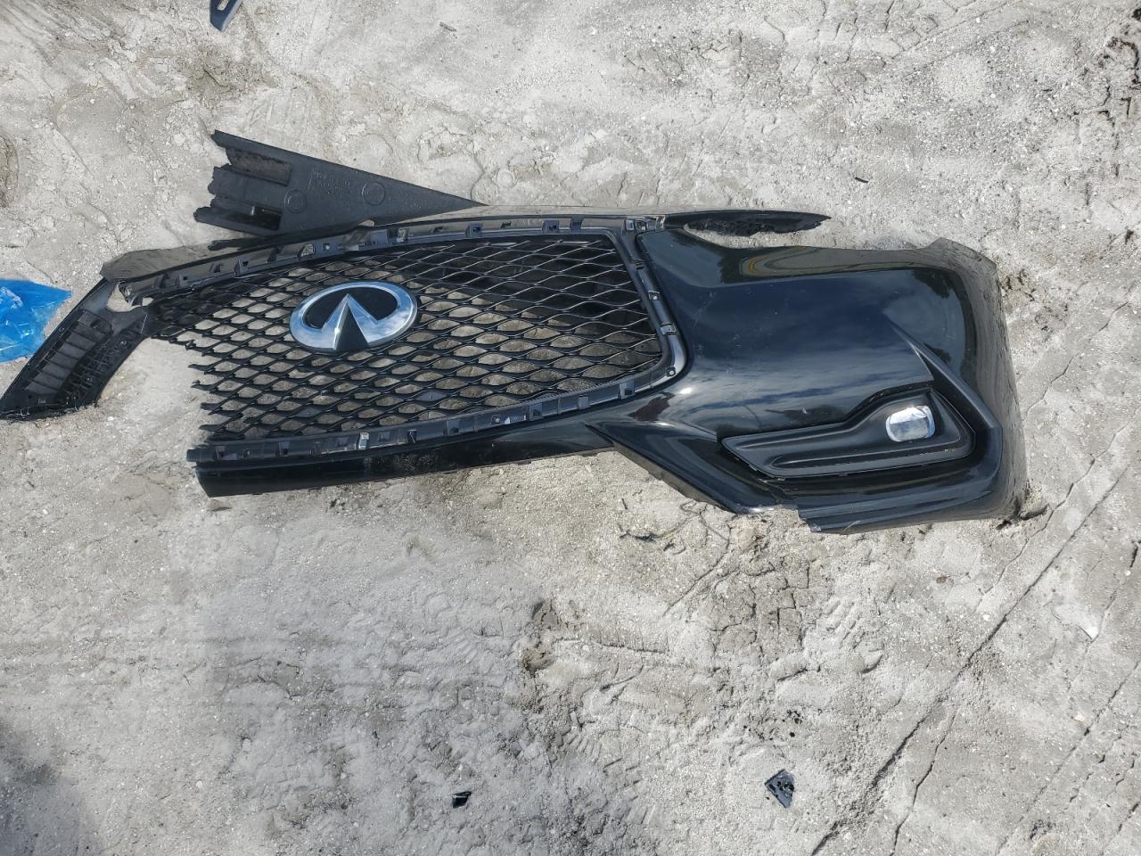 2018 Infiniti Q60 - Image 14