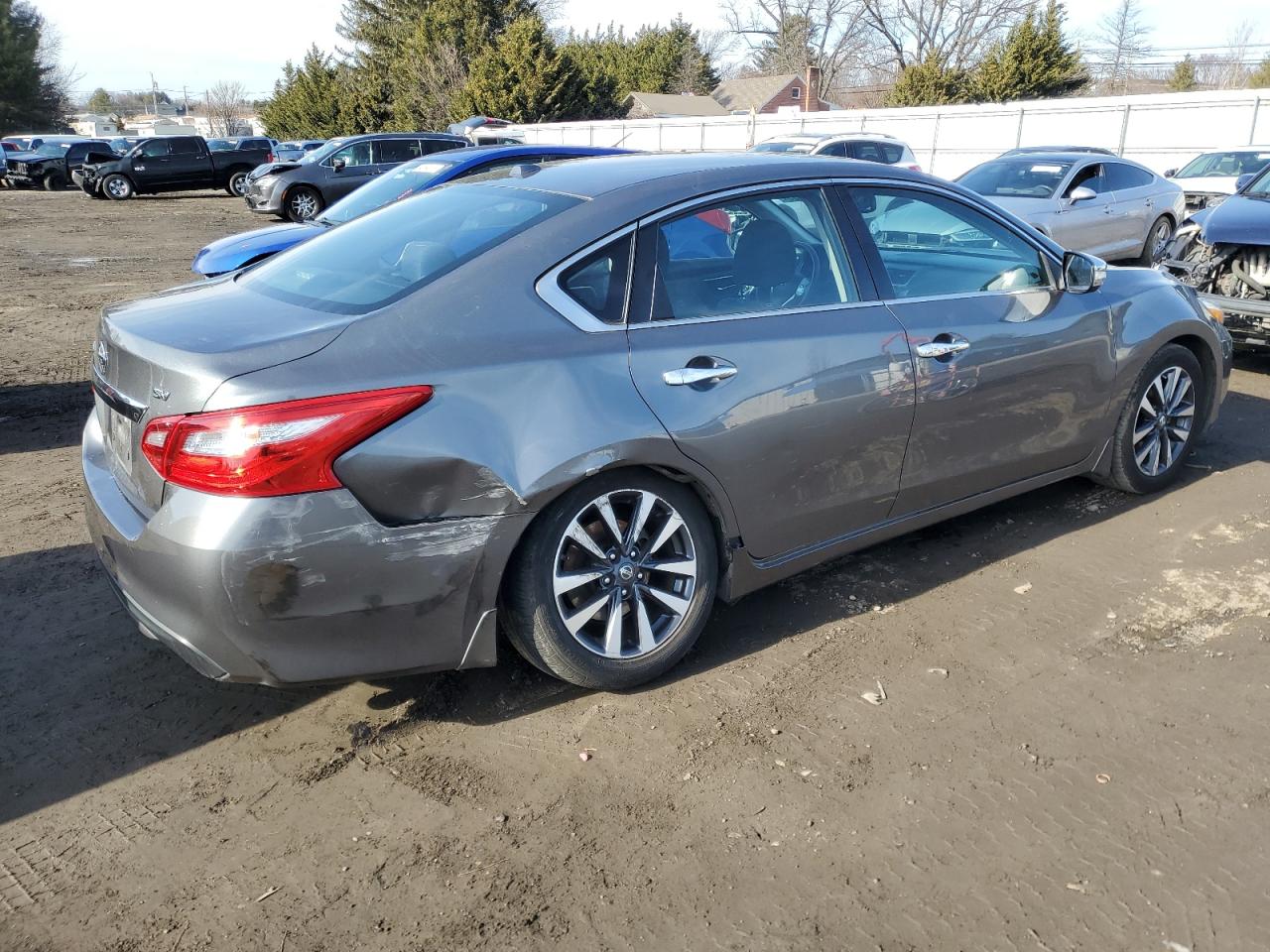2017 Nissan Altima - Image 3