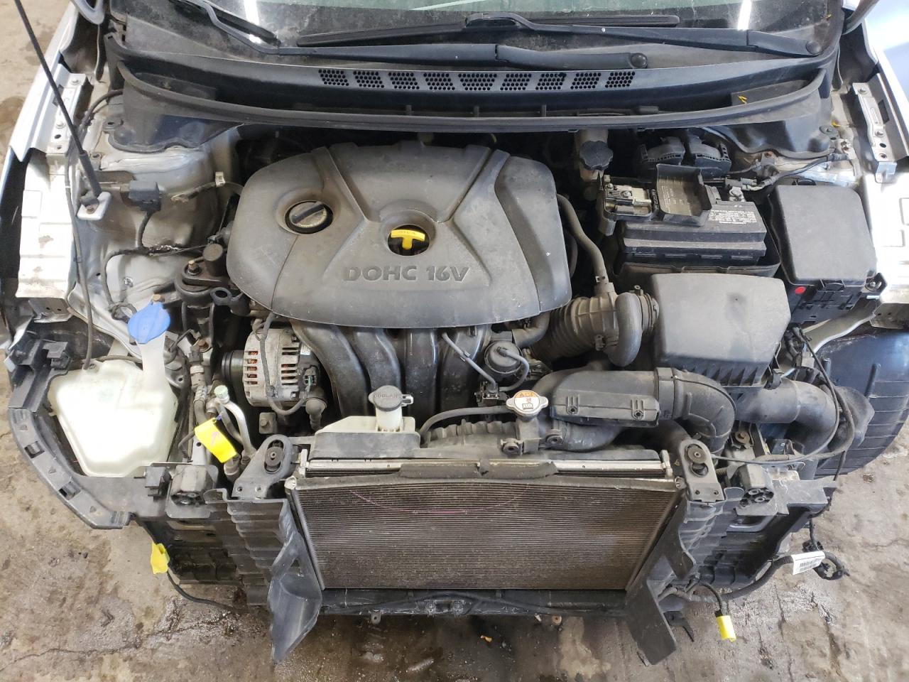 2014 Hyundai Elantra - Image 11