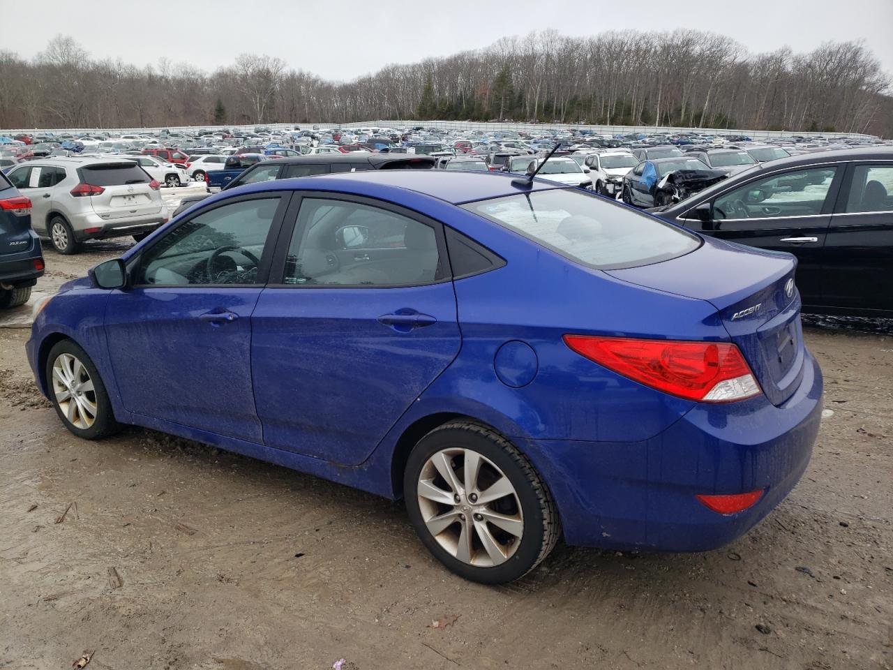 2013 Hyundai Accent - Image 2