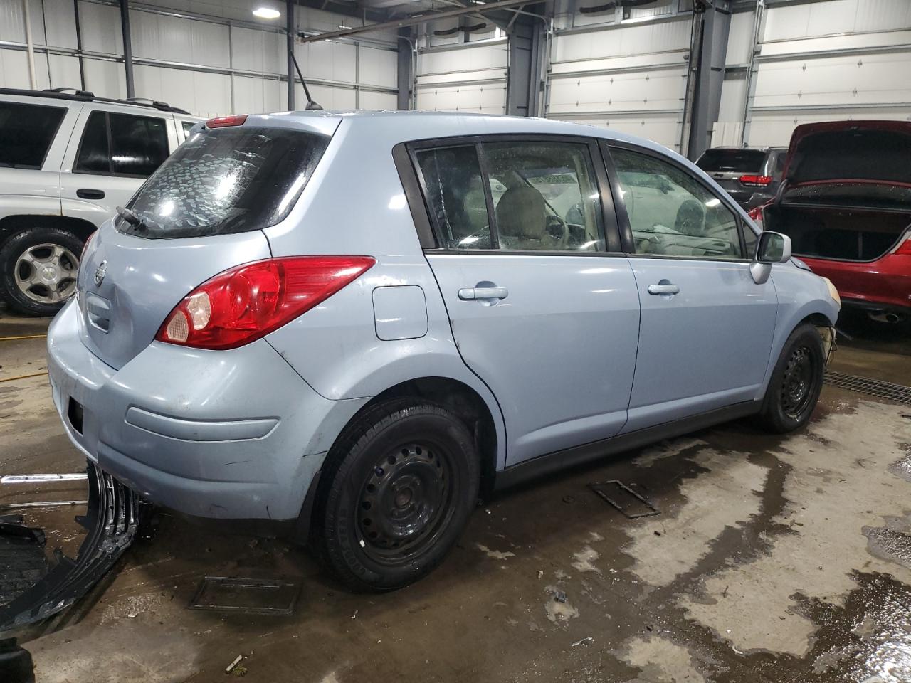 2010 Nissan Versa - Image 3