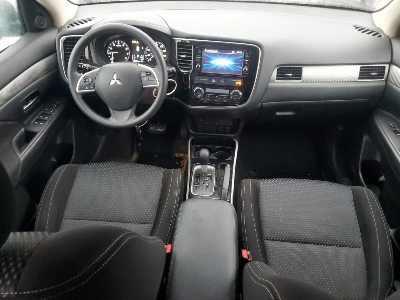 2018 Mitsubishi Outlander - Image 8