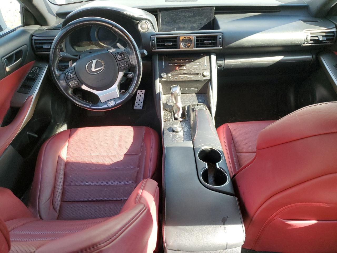 2017 Lexus IS - Image 8