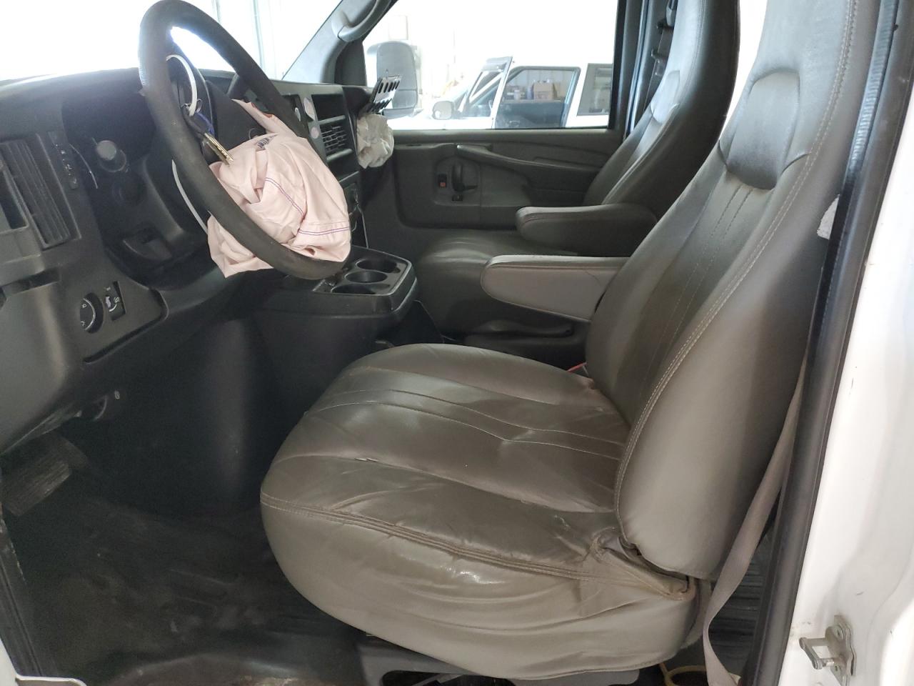 2014 Chevrolet Express - Image 7
