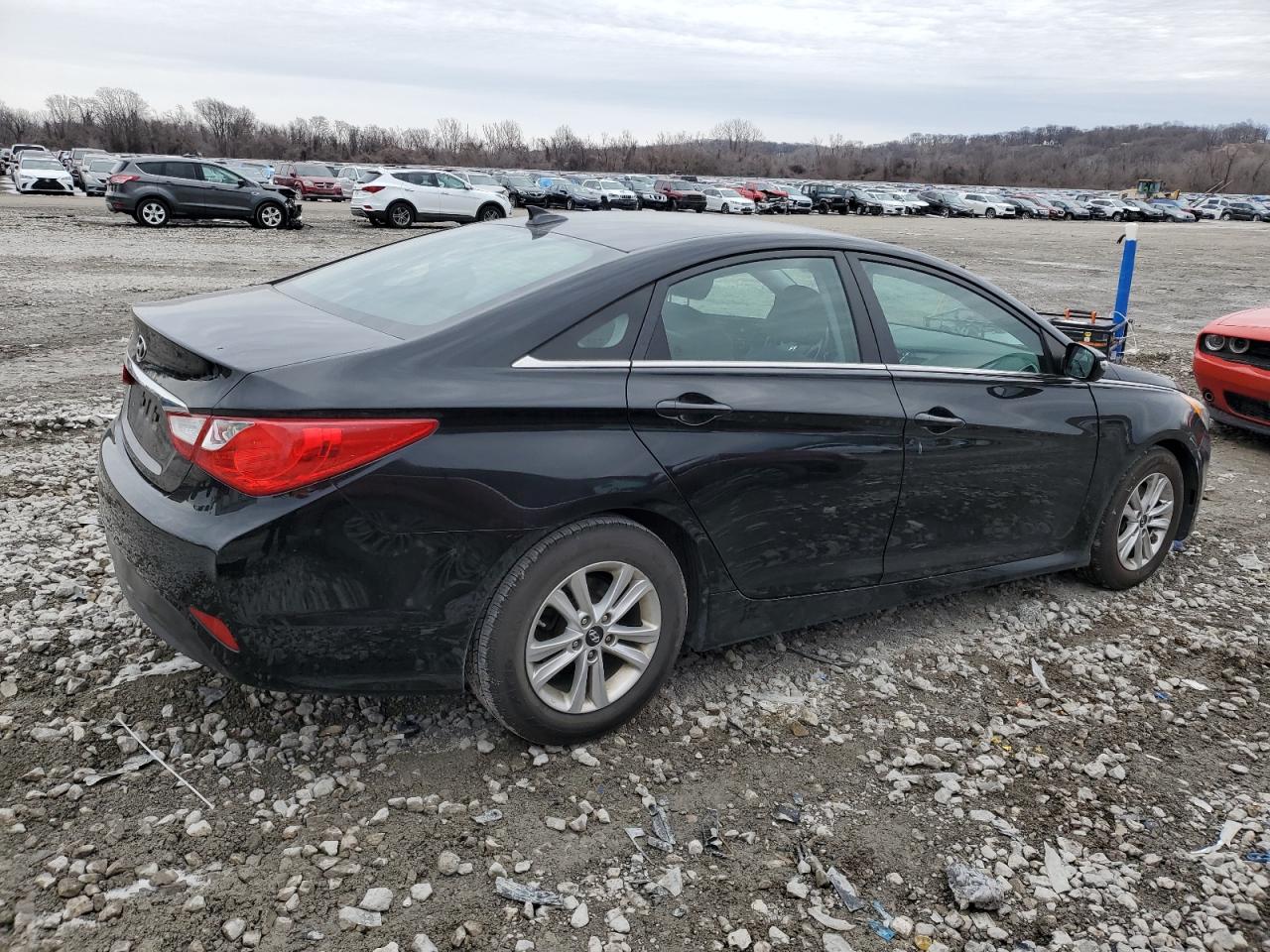 2014 Hyundai Sonata - Image 3
