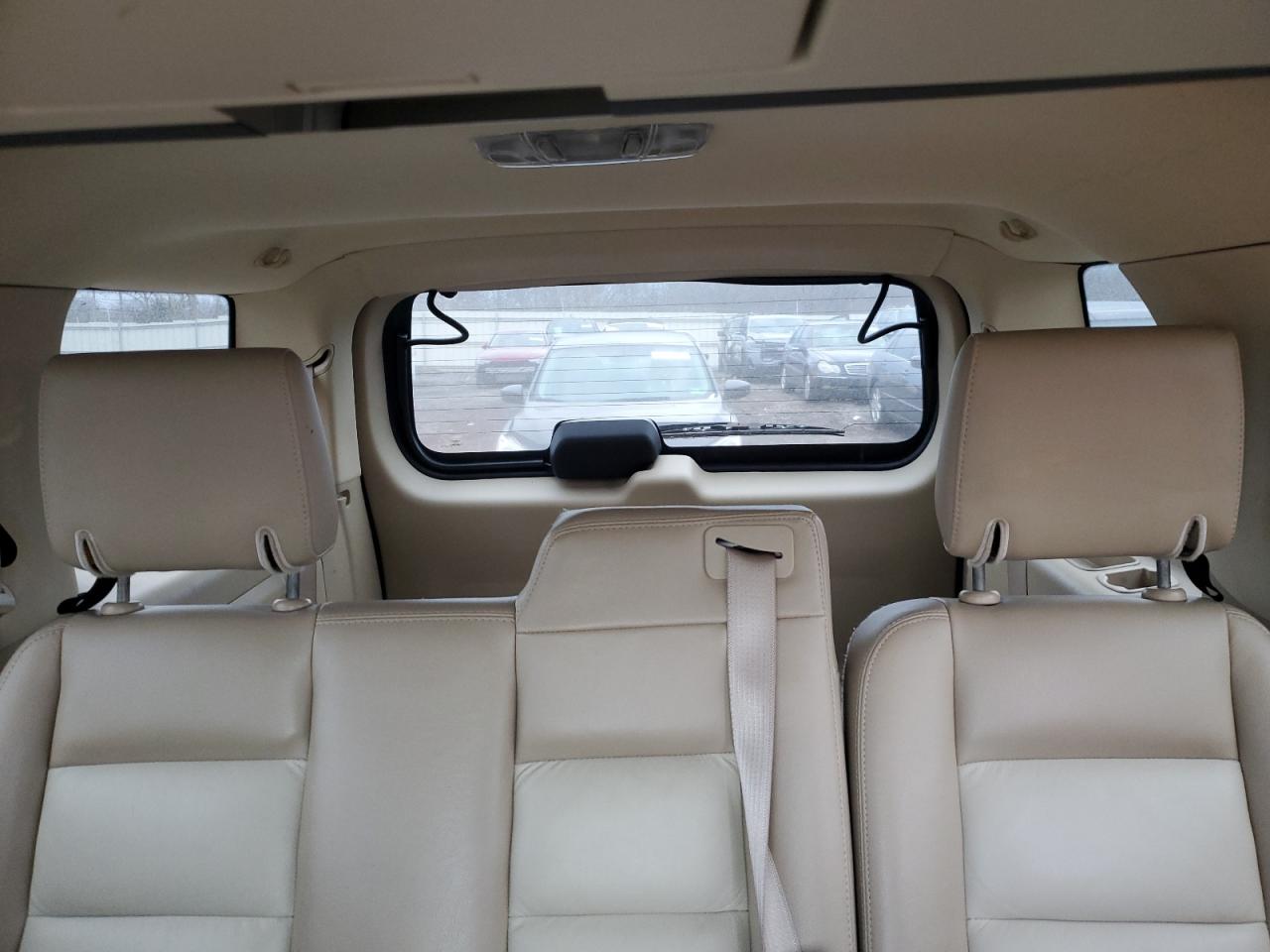 2006 Ford Explorer - Image 10