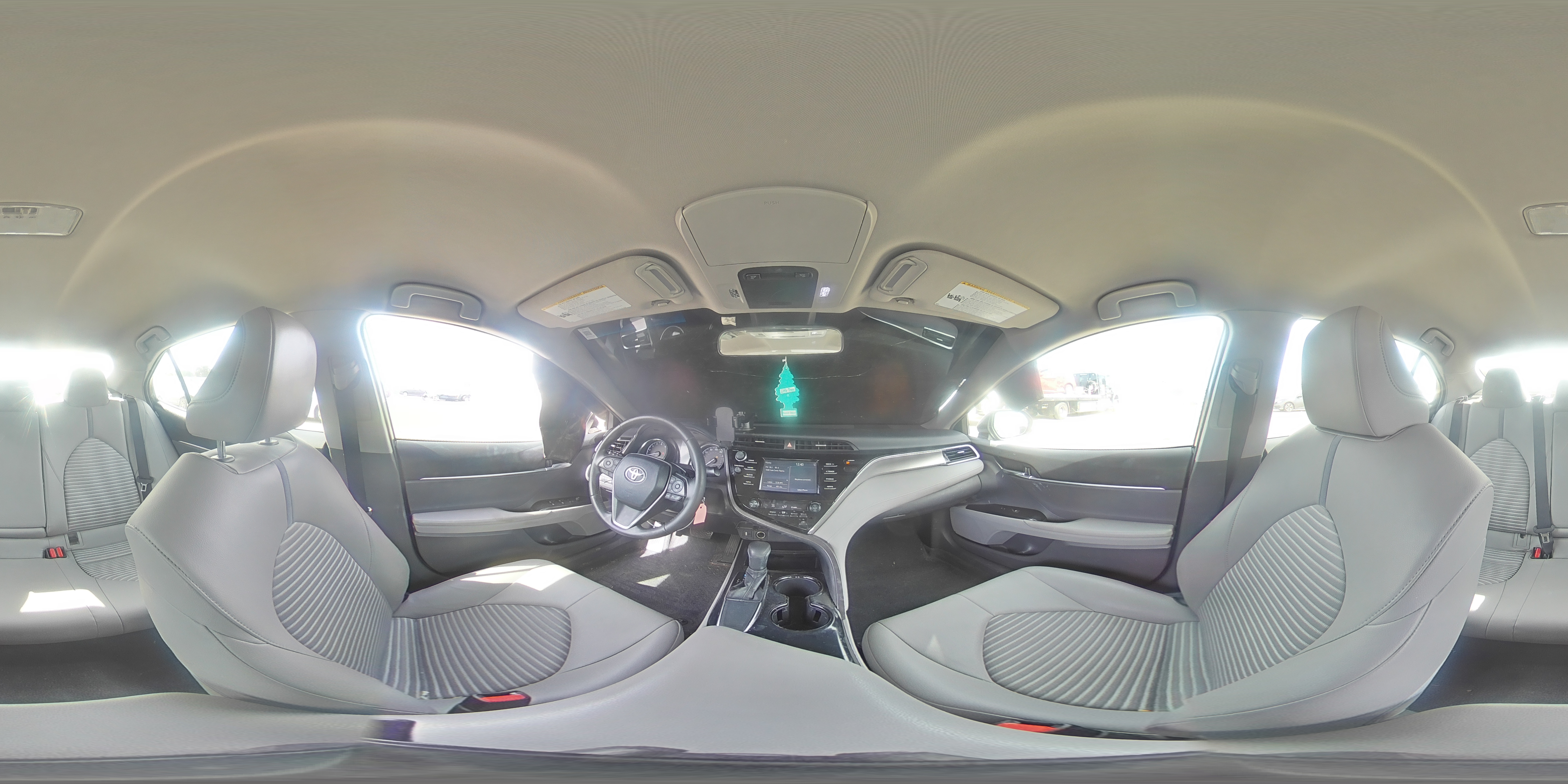 2018 Toyota Camry - Image 12