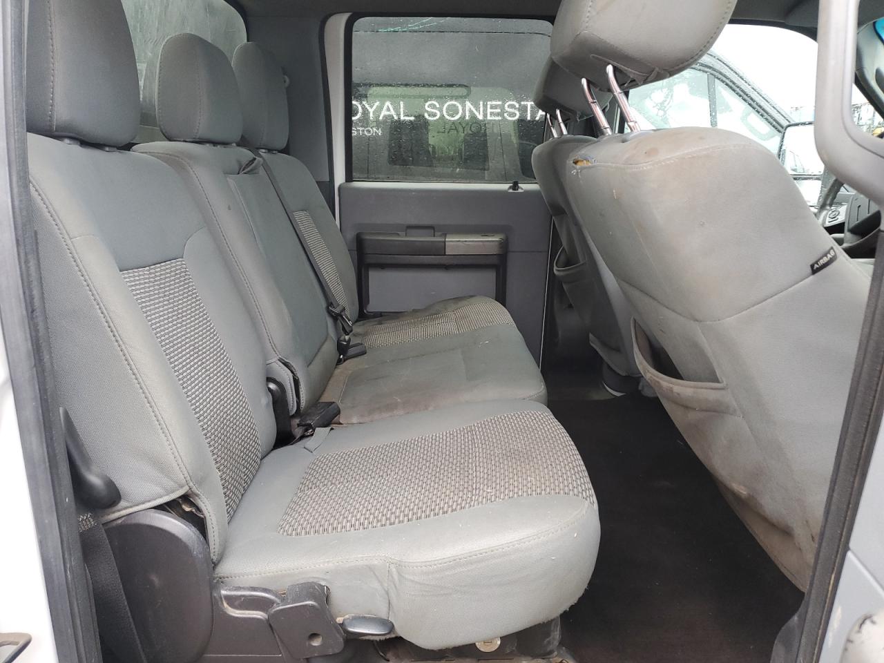 2016 Ford F450 - Image 10