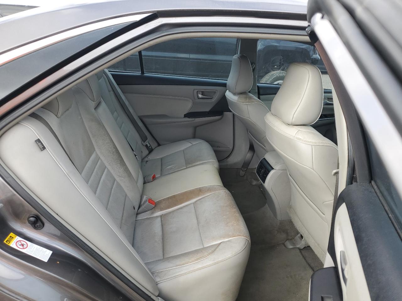 2016 Toyota Camry - Image 10