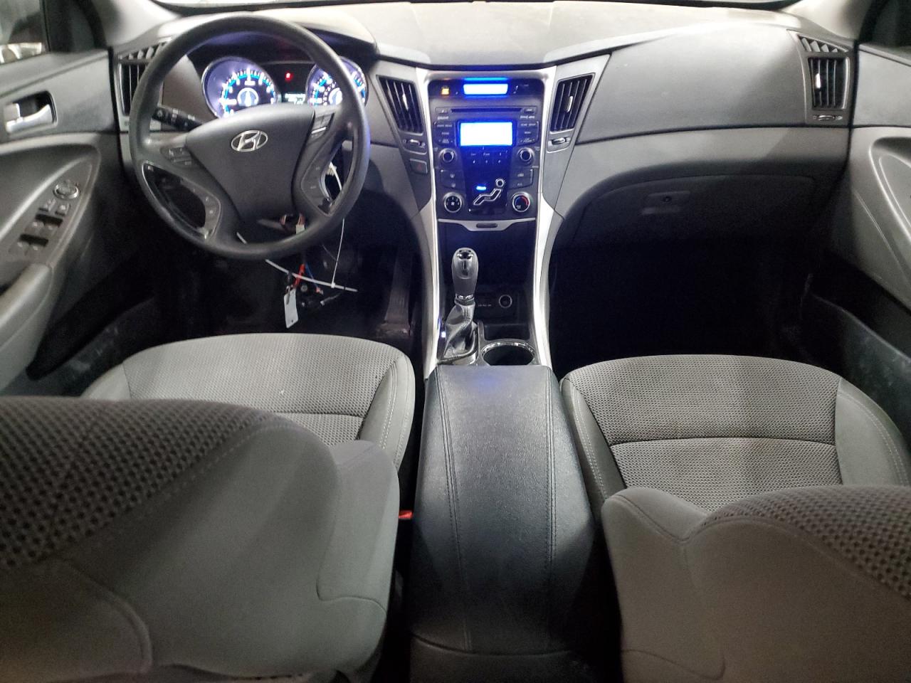 2013 Hyundai Sonata - Image 8