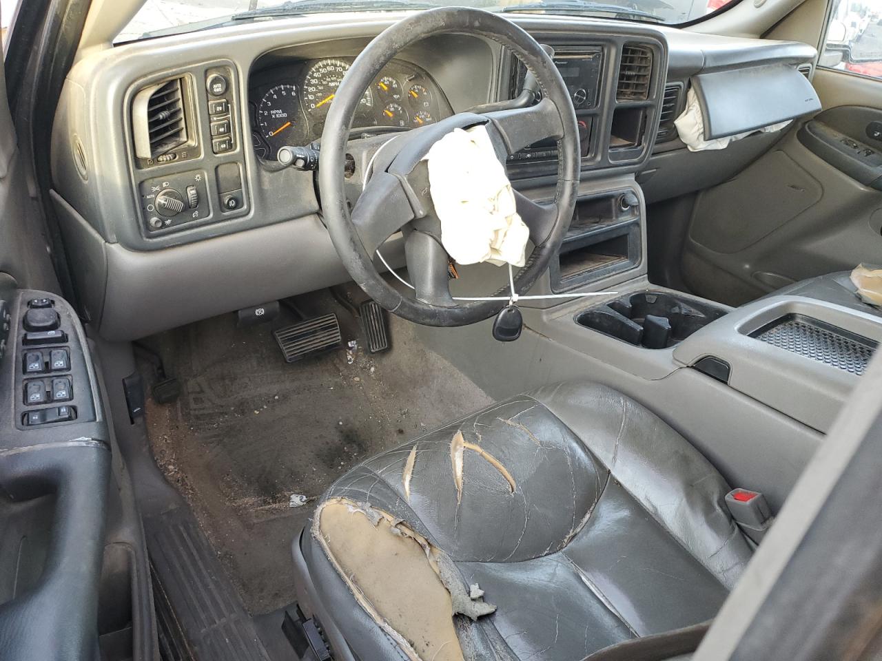 2003 Chevrolet Tahoe - Image 8