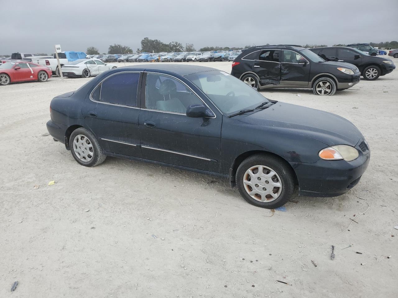 2000 Hyundai Elantra - Image 4