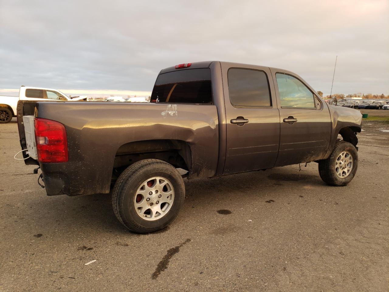 2010 Chevrolet Silverado - Image 3